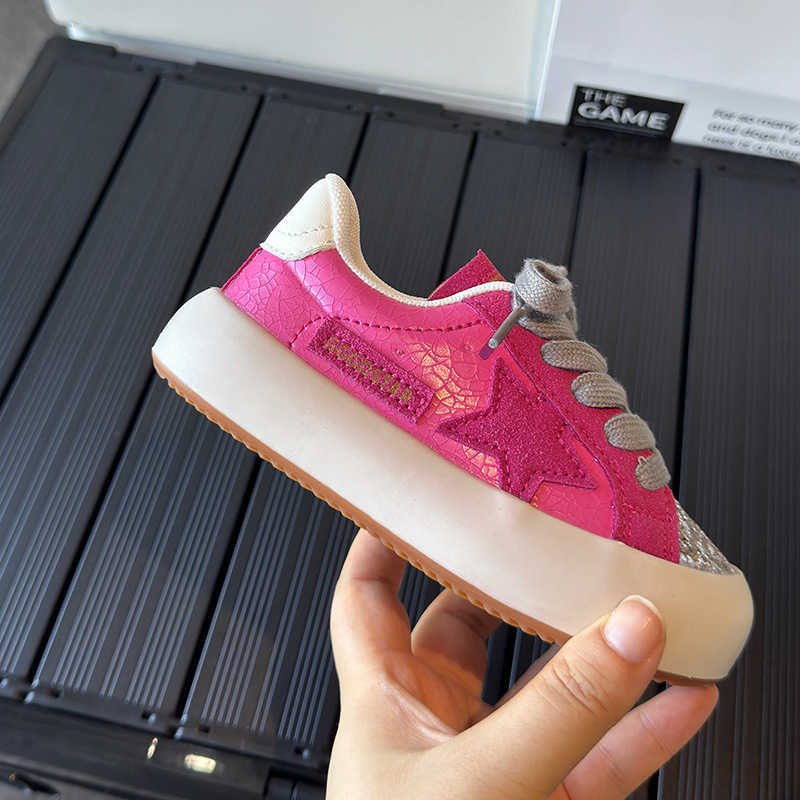 Childrens Sports Shoes 2025 Spring and Autumn New Girls Casual Five-Pointed Star Sneakers Lightweight Versatile White Shoes W251105