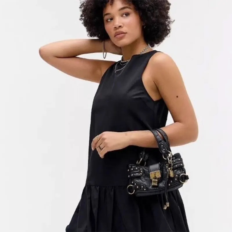 Retro Rivet Black Crossbody Bag Fashion Street Cool Motorcycle Bag Trend Lock n Small Tote Handbag High Quality Womens Bag 251031