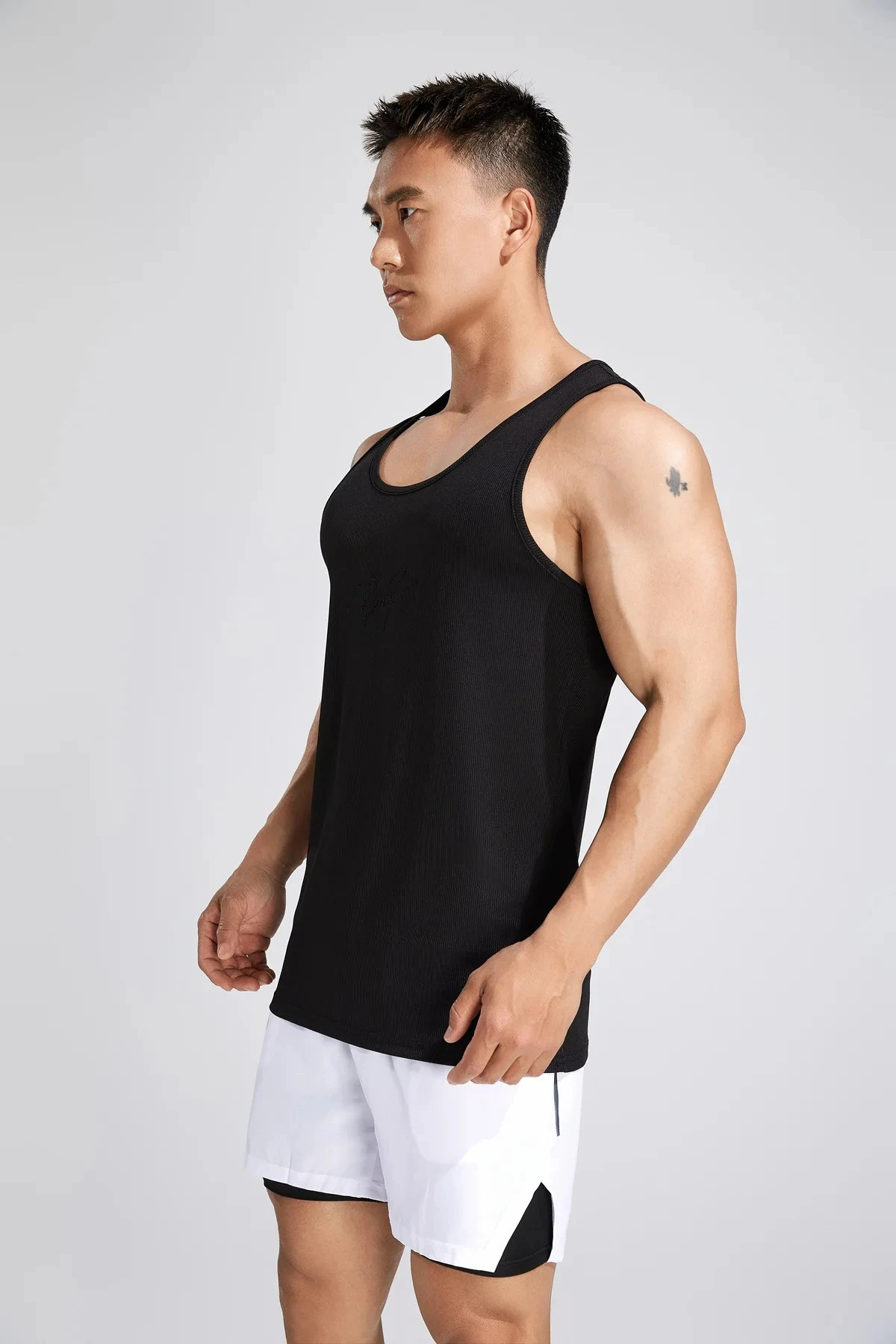 Summer Outdoor Running Leisure Sports Round Neck Sleeveless Breathable Quick Drying Solid Color Vest Fitness Mens Shirt 250402
