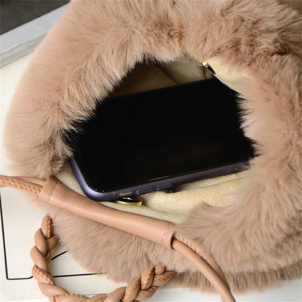 Autumn Winter Fashion Cute Tote Bags Womens Crossbody Pumpkin Plush Bag Solid Color Handbag Travel Shoulder Bags Z251104