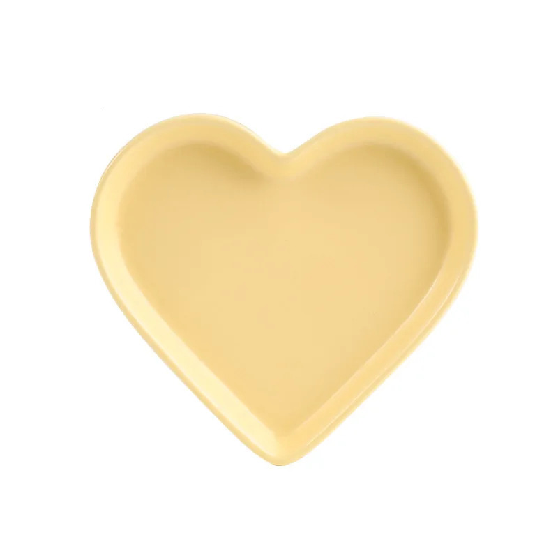Heart shaped ceramic plate pet bowl cat ceramic bowl pet food and beverage puppy beverage feeding supplies food bowl 250403