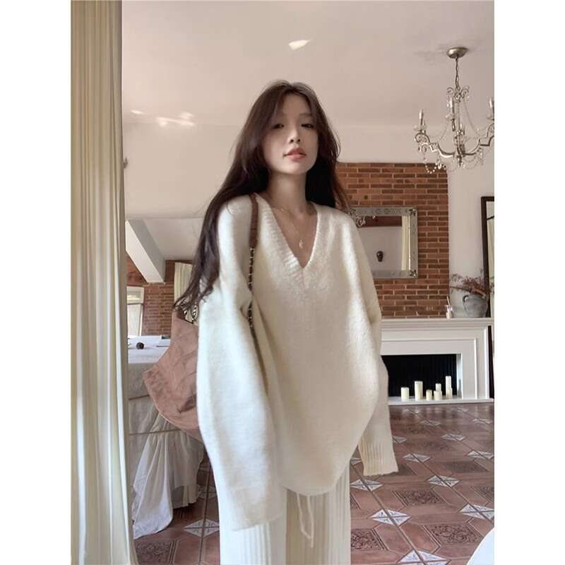 Casual Style White V-Neck Pullover Sweater For Women, Autumn Winter New Loose Slimming Knitted Top With High-End Feel B5