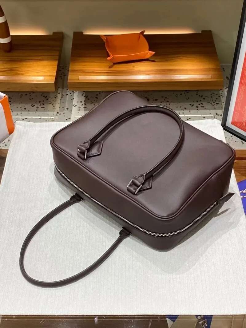 New Cowhide Swift Leather Palm Pattern Handbag Commuter Bag Retro Small Square Bags For Women 2023
