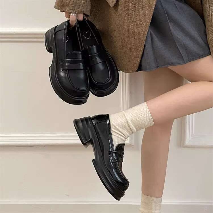 Black college style small leather 2025 Spring and Autumn new thick soled Korean version JK loafers versatile height increasing single women's sho