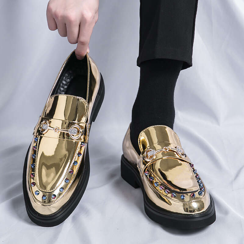 Large Chelsea loafers size 38-46 pointed, handsome, luxurious, and luxurious patent a glossy surface, with willow nail leather shoes