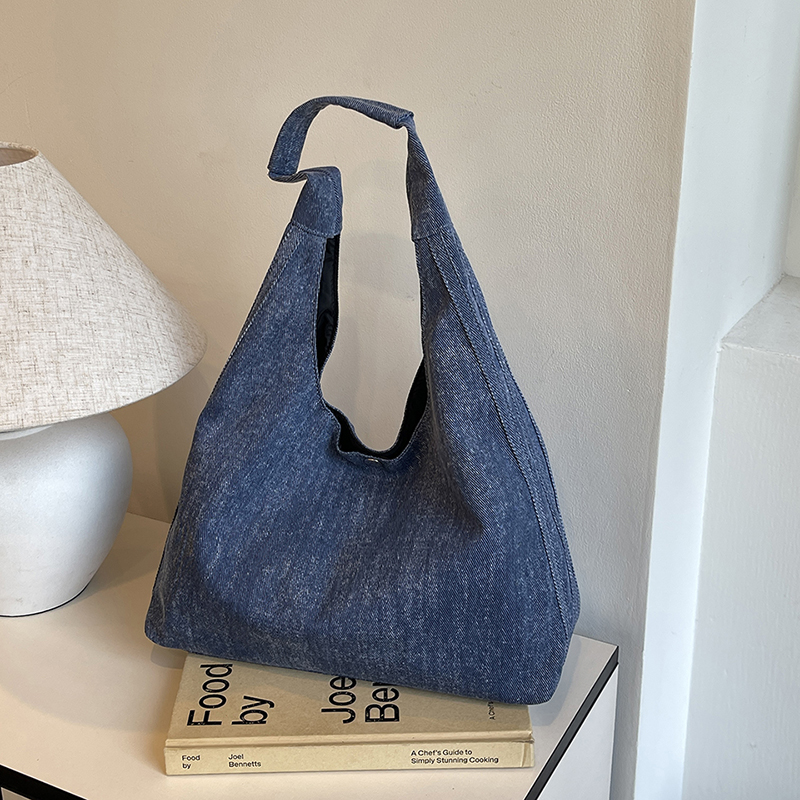 New autumn women's simple, casual, fashionable, luxurious party handbag, large capacity crossbody bag, essential shoulder bag for college student