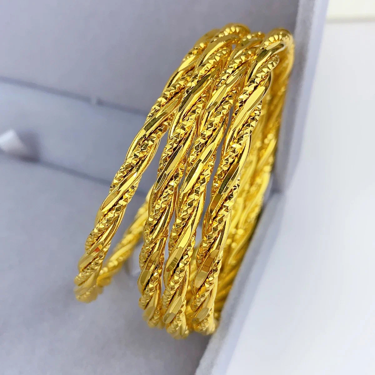 Dubai 24K Gold Color Bangle For Women African Jewellery Bracelets Brazilian Indian Wedding Bracelets Gifts 62mm 251031