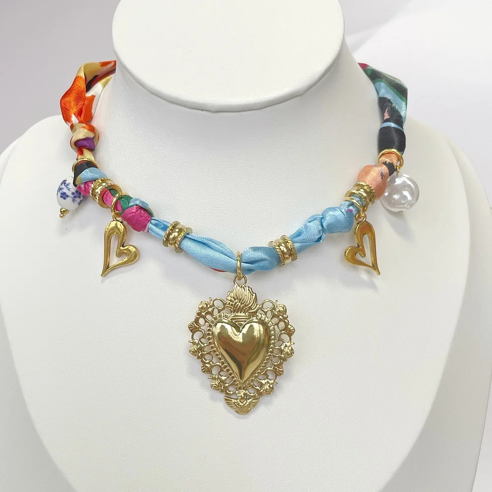 Elegant Bandana Necklace with Multi Charms Fashion Pink Blue Scarf Necklace Accessory 251031