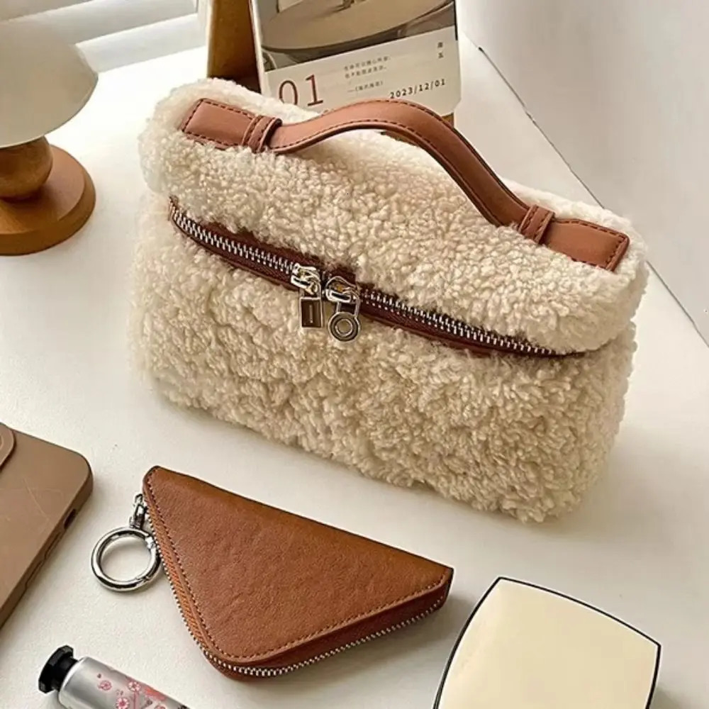 Fashion Lamb Fur Velvet Womens Handbag Retro High-end Crossbody Bag Lambswool Casual Shoulder Bag For Autumn Winter Box Bag 251104