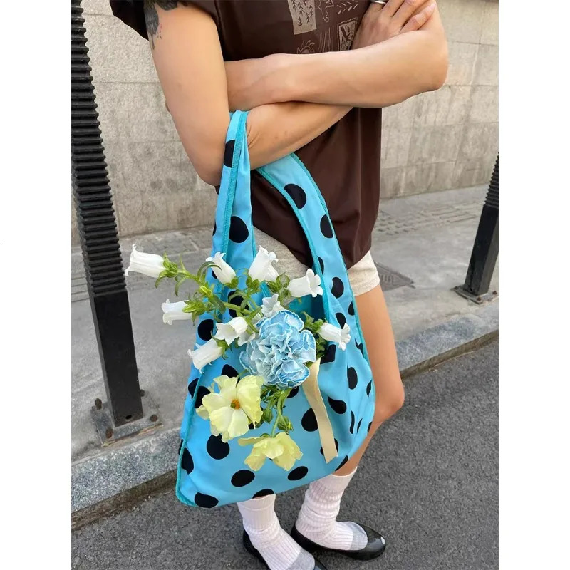 Y2K niche arc blue polka dot single shoulder tote bag large capacity commuting travel canvas handbag Korean 251104