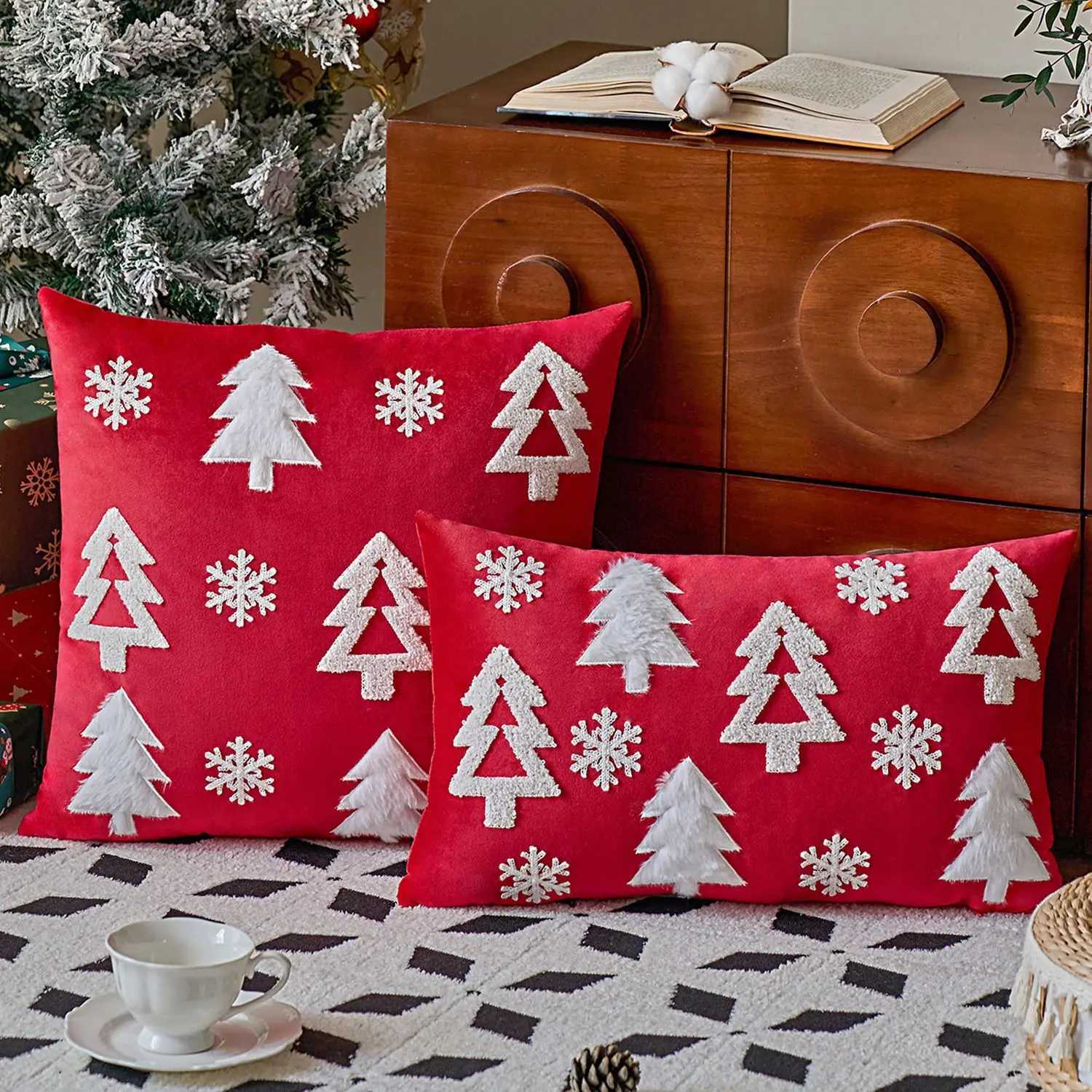 Green Christmas Cushion Covers Embroidery Xmas Trees Decorative Lumbar Throw Pillow Cover Winter Holiday for Sofa Living Room Y251105