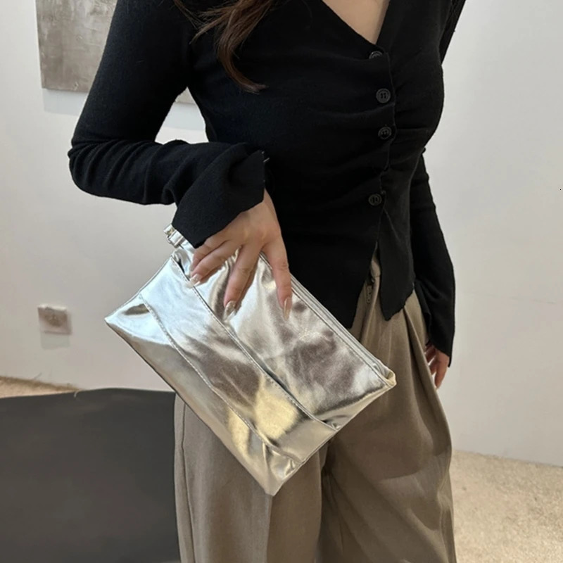 Womens envelope clutch bag solid color PU leather bag folding handbag zipper casual handbag 250402