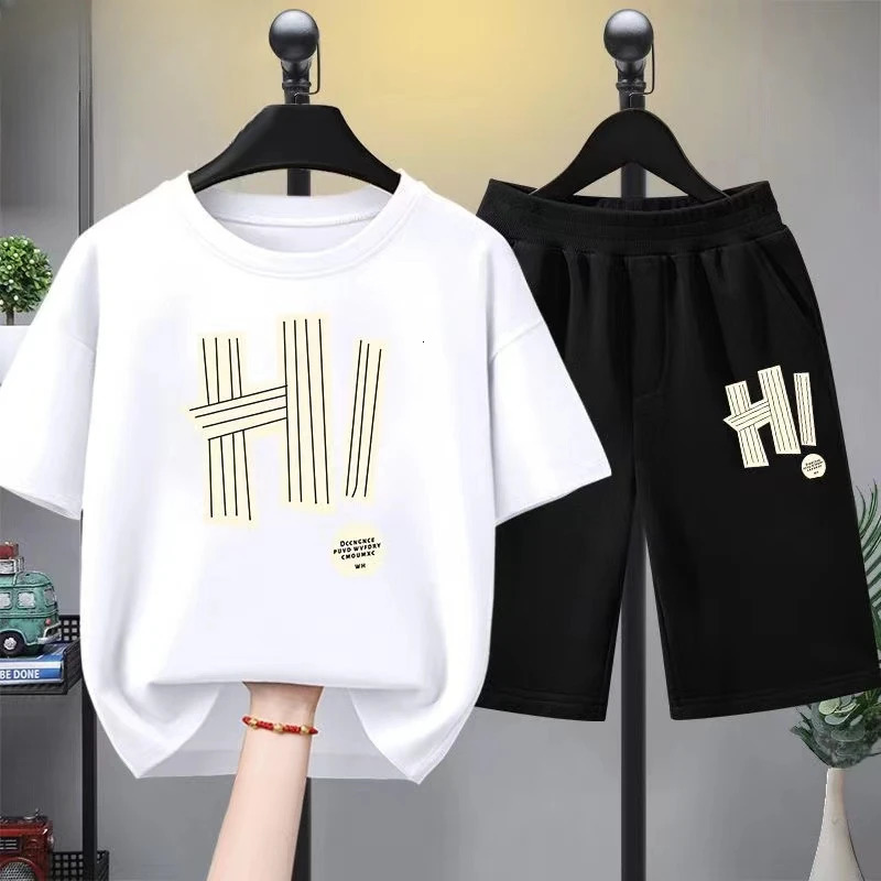 Summer baby girl clothing set childrens boy letter printing Tshirt and shorts 2piece short sleeved top 250325z