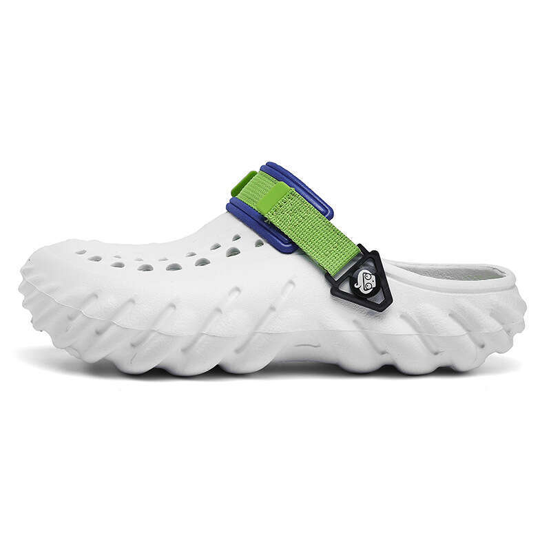 Large size hole 2023 summer new non slip soft sole toe sandals, fashionable and trendy couple beach shoes