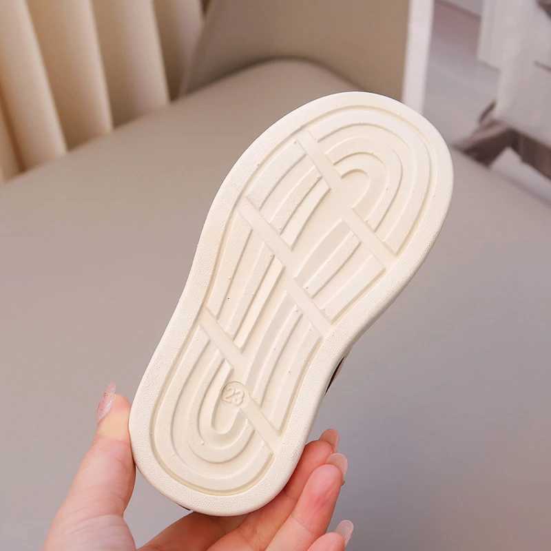 1-8 Years Old Childrens Padded Sneakers Red Thickened High-top Boys Girls Cotton Shoes Winter Soft Non-slip Kids Walking ShoesT251105