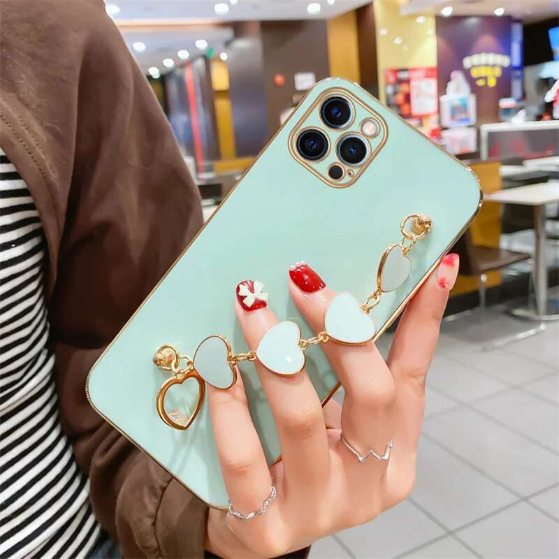 Fashion Plating Love Heart Bracelet Chain For iPhone 15 14 12 11 13 Pro Max X XS 13pro 14pro 7 8 Plus Shockproof Case Cover
