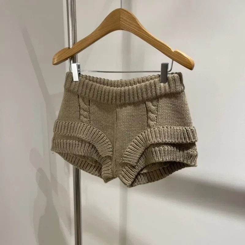 and sexy knitted shorts Korean fashion casual jacket mini pants 2025 spring solid version Y2k streetwear 250401