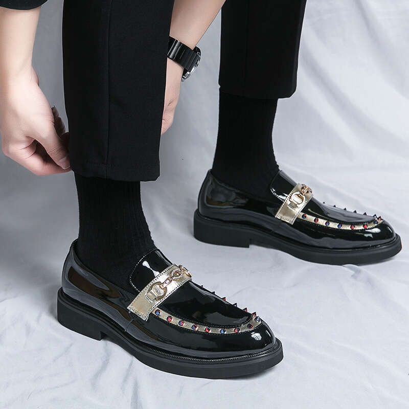 Large Chelsea Football Boots 38-46, Handsome Leather Shoes, Trendy and Fashionable Liu Nai Le Fu Shoes