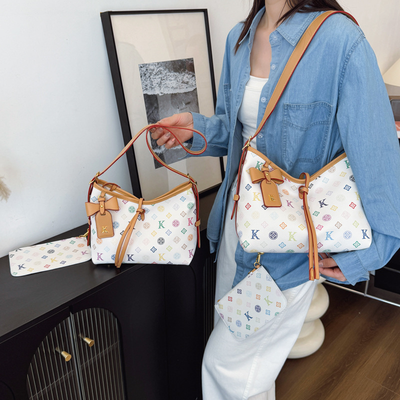 Free shipping Tote Bag Women new fashion commuter ladies all-in-one large capacity single shoulder crossbody bag 2025s hot