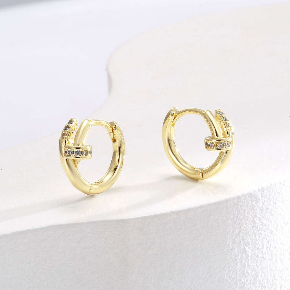 Light Luxury High-end Personality Stud Earrings Xiaohongshu Hot-selling Exquisite Commuting designer jewelry luxury jewelry Versatile Small Accessorie