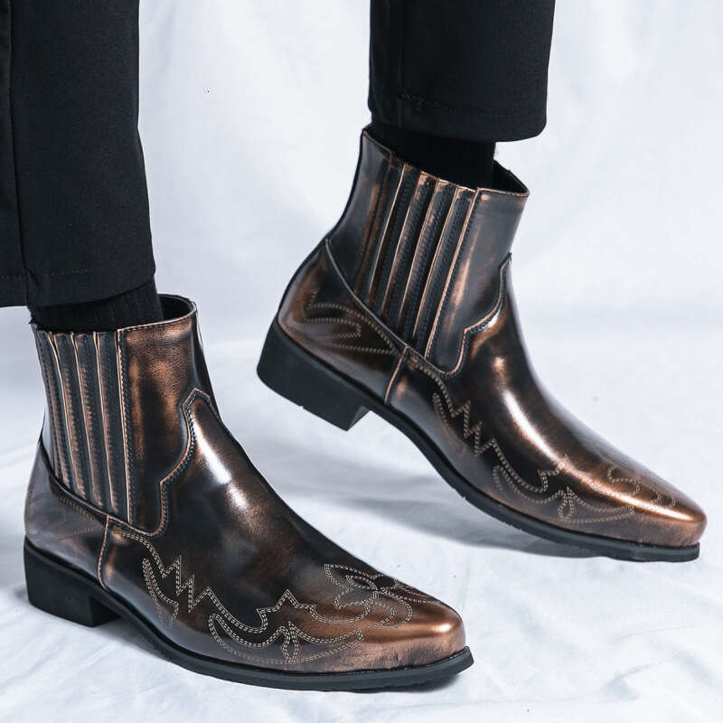 Men's boots, fashionable plus size new high top shoes, trendy pointed leather boots