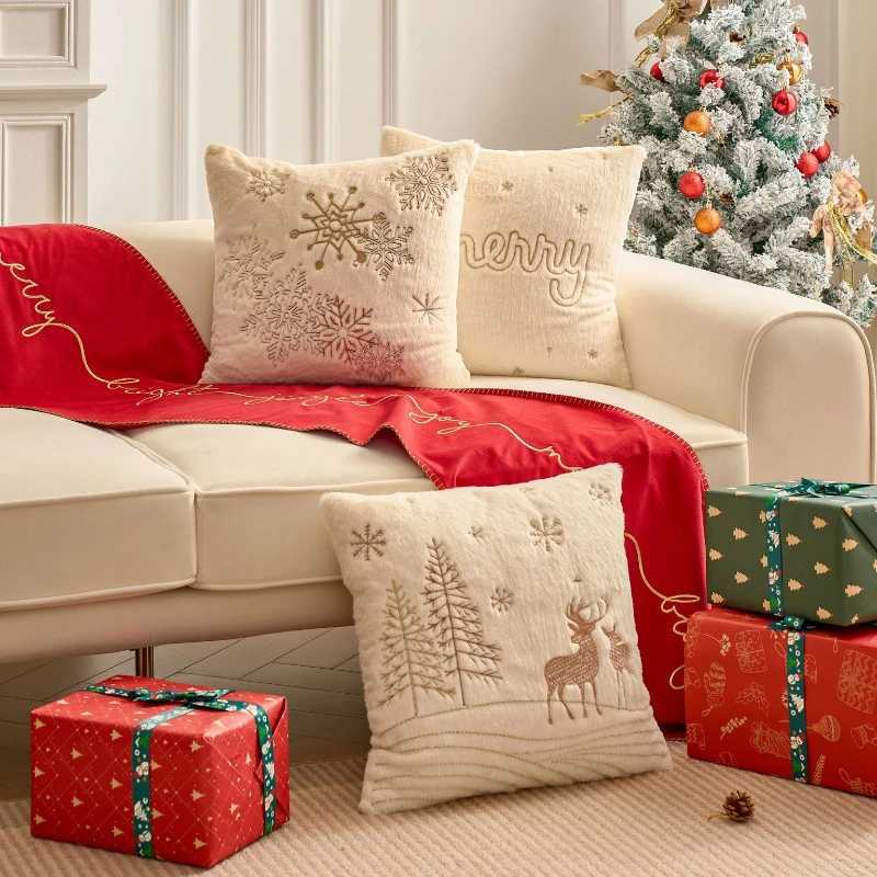 Plush Christmas Embroidered Cushion Cover Soft and Comfortable Festival Pillow Covers Decorative New Years Home Pillow Case Y251105