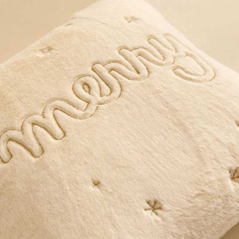 Plush Christmas Embroidered Cushion Cover Soft and Comfortable Festival Pillow Covers Decorative New Years Home Pillow Case Y251105