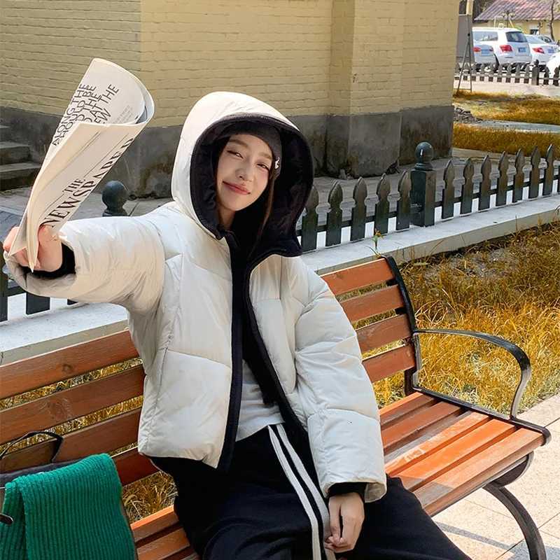 New Womens Cropped Down Cotton Jacket Trend Contrast Color Scarf Collar Cotton-Padded Coat Korean Versatile Puffer Bread JacketT251105