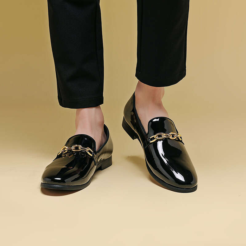 Large size leather with mirror finish and personalized one foot kick, bean shoes for men, 48 men's British casual loafers