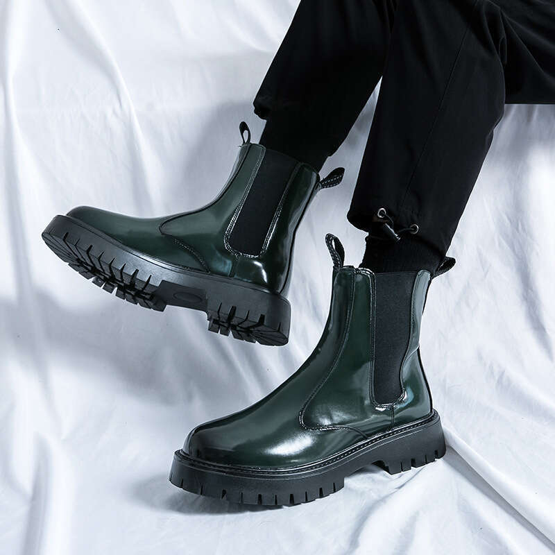 Large big toe men's with lace up leather shoes 2024 autumn and winter new high top British formal short boots for men