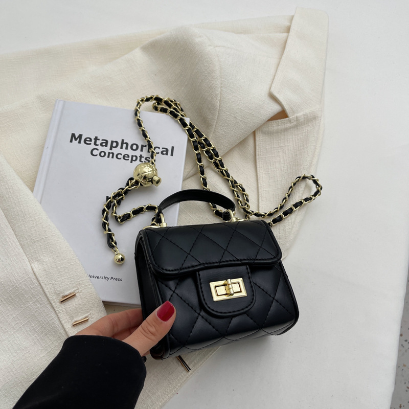 Free shipping hand carrying small square bag female small fragrant wind diamond chain bag small shoulder bag 2025