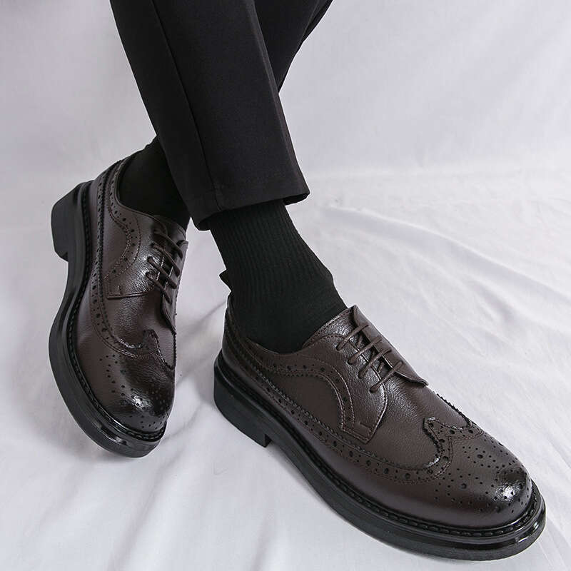 Men's in plus size, new casual leather fashionable men's block carved business dress shoes, wedding shoes