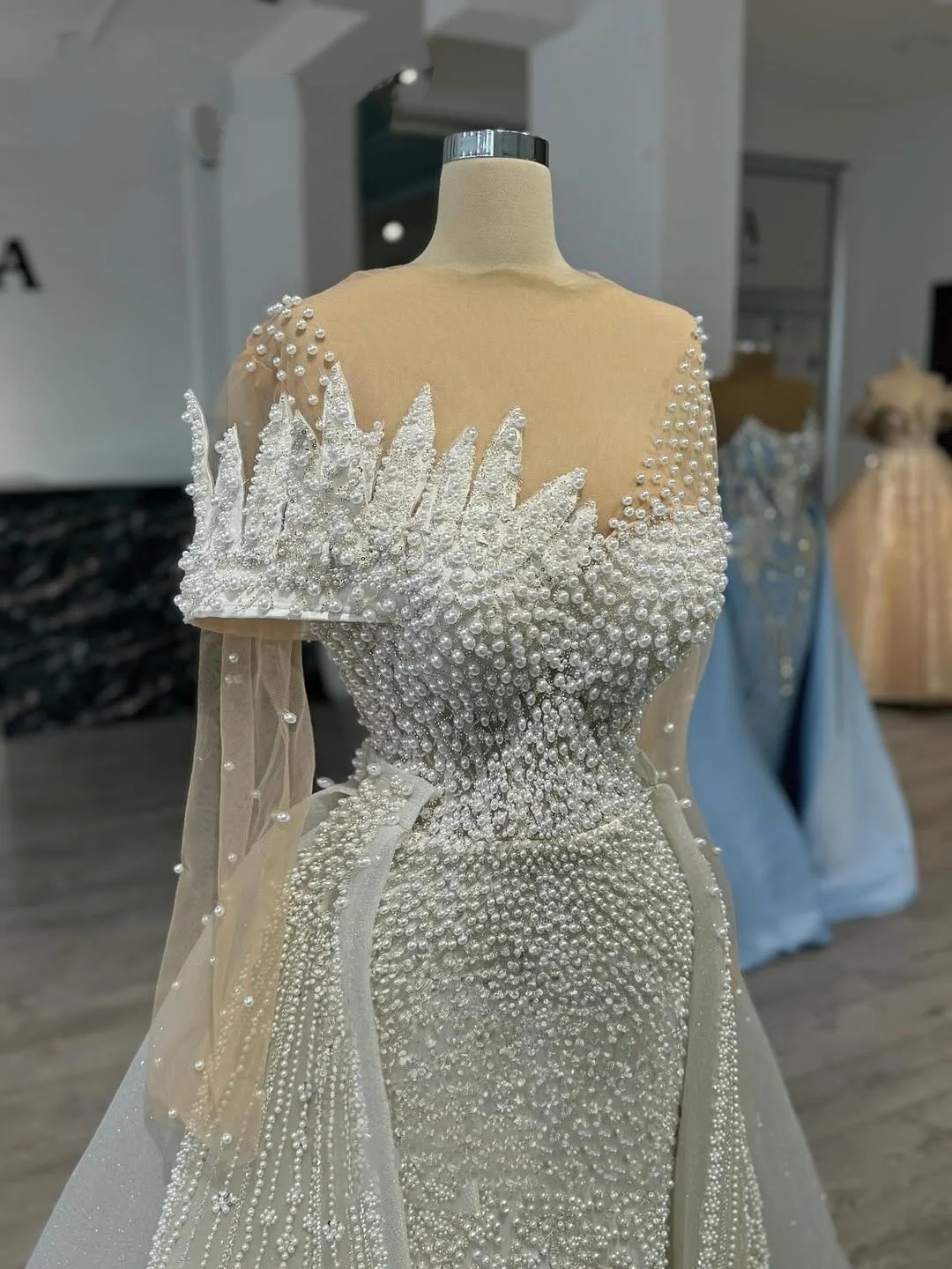 Vintage A Line Women Wedding Dress Sheer Neck Long Sleeves Bridal Gowns Pearls Sequins Detachable Train Dress Custom Made vestidos de novia