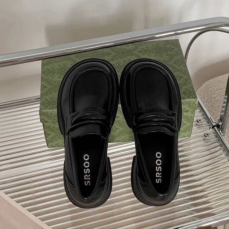 Small leather British style 2025 new spring and autumn JK with skirt Le Fu versatile thick soled women's shoes