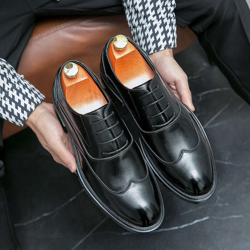 Men's in plus size, new leather fashionable men's business dress shoes, trendy thick soled groom's wedding shoes