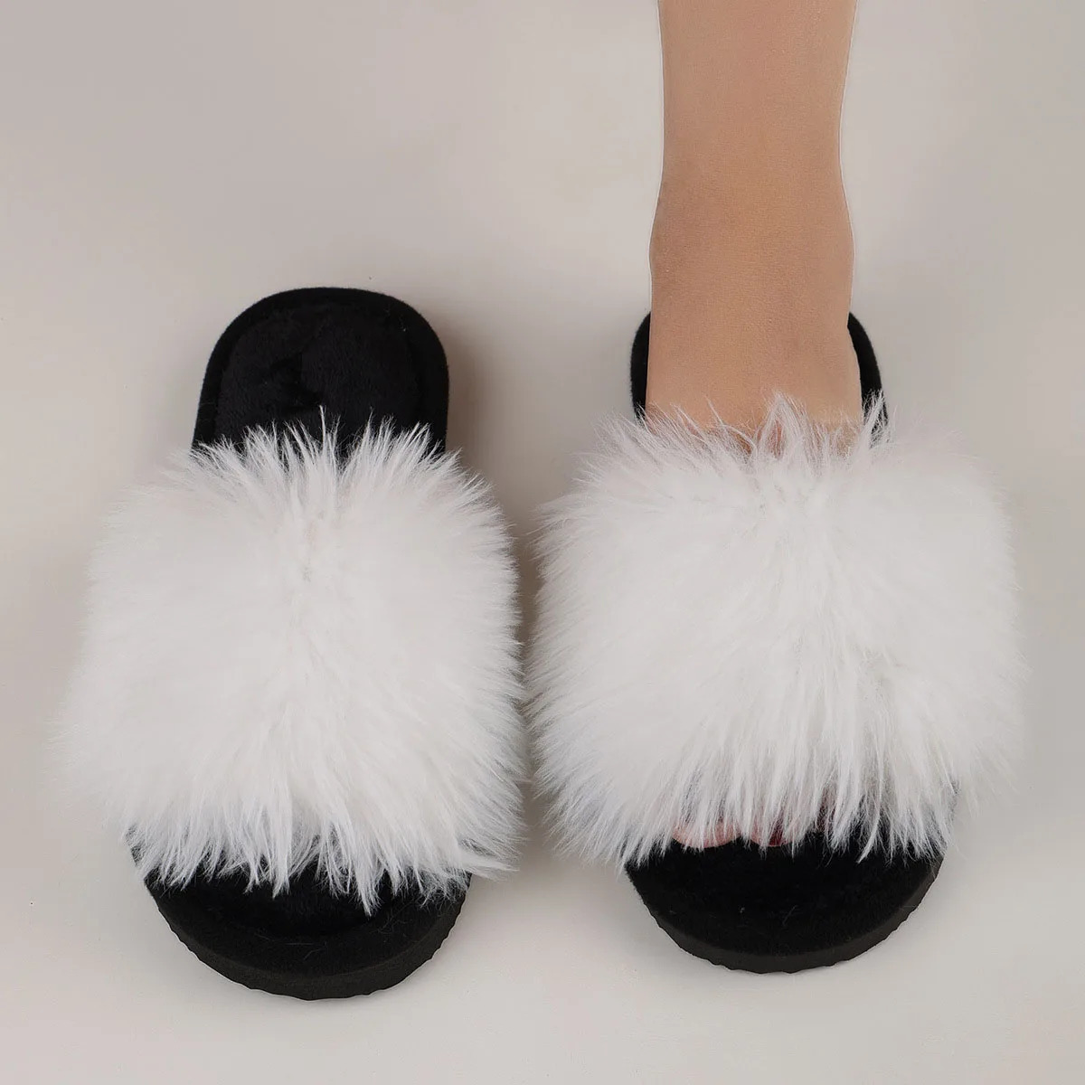 Womens Plush Faux Fur Slippers Winter House Carpet Fluffy Sandals Spring Autumn Outdoor Walking Open Toe Flip Flops 251031