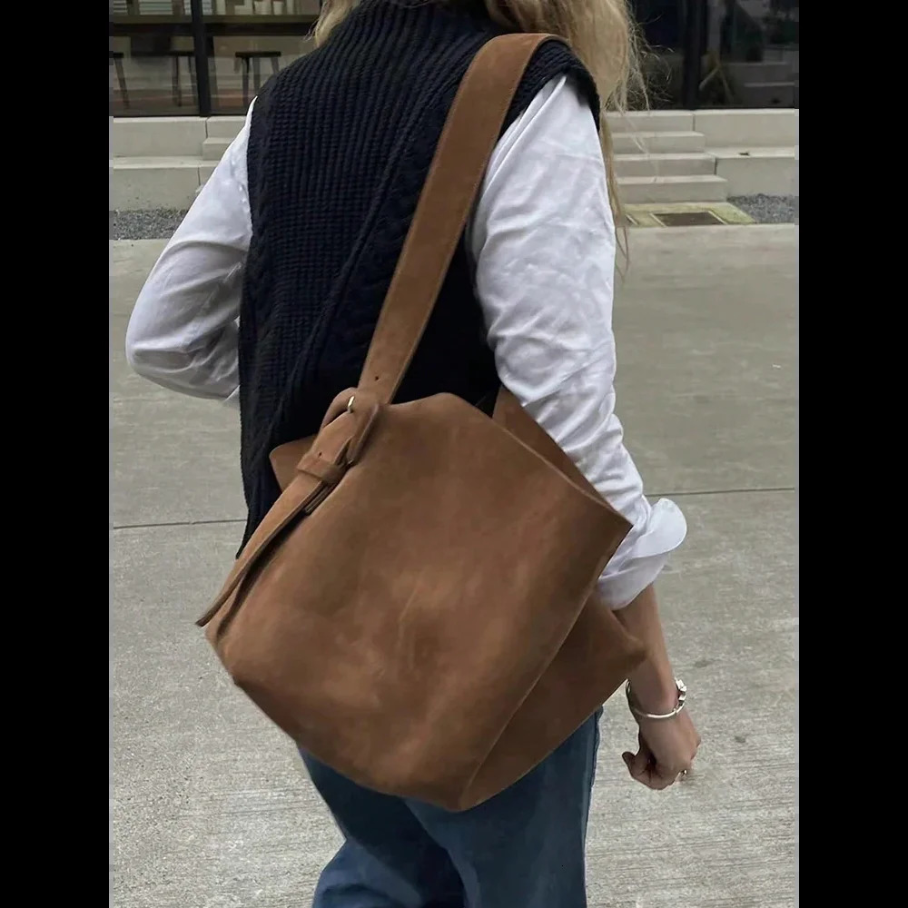 Retro Bag Brown Large Capacity Shoulder Underarm Crossbody Fashion and Leisure Daily Womens 251028