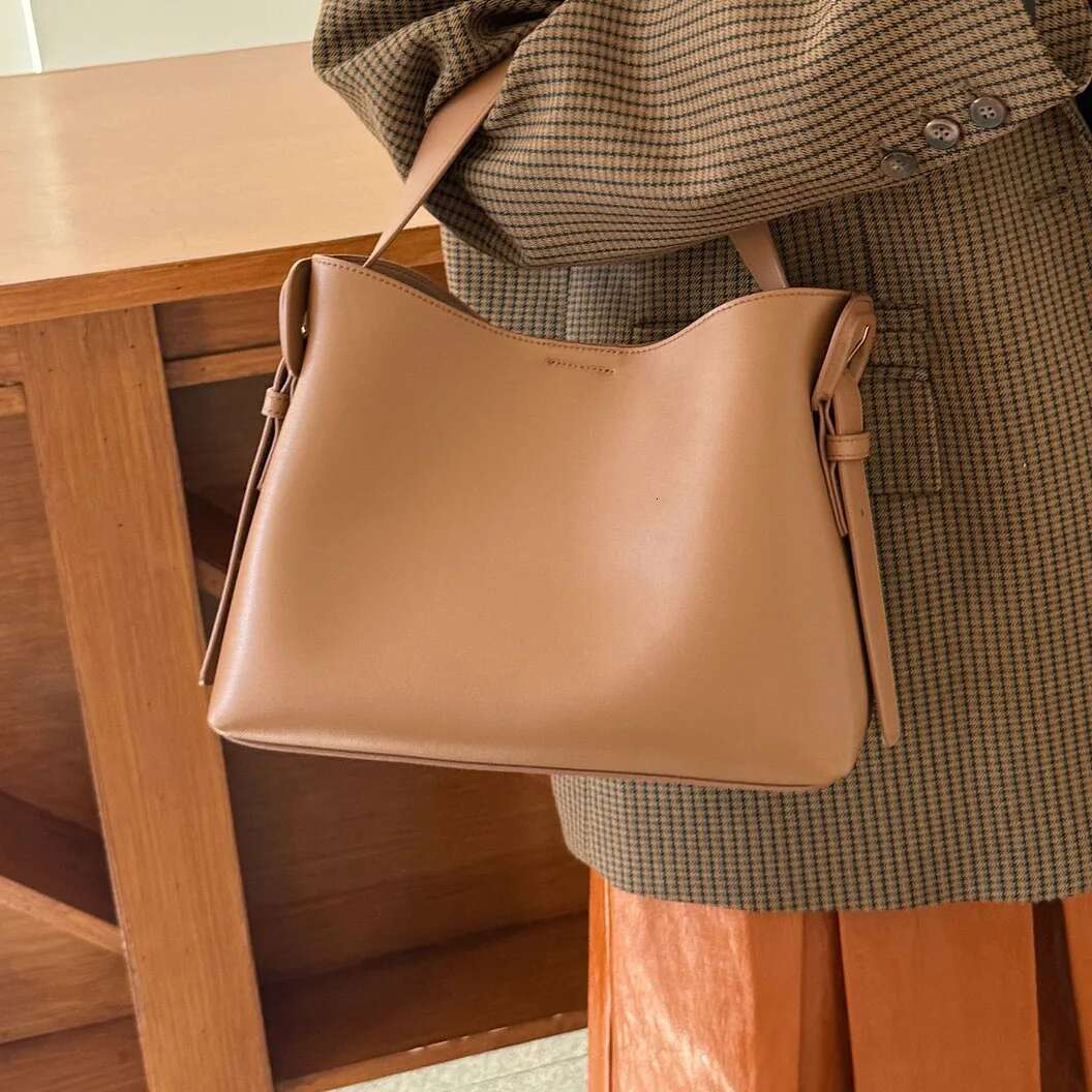 Genuine Leather Tote 2025 New Large Capacity High-End One-Shoulder Crossbody Bag Cowhide Fashion Commuter Women's Handbag