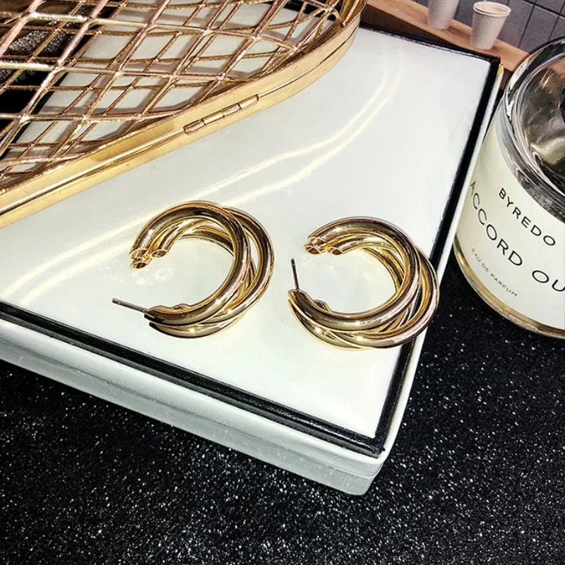Korean Gold Color Hoop Earring for Woman Metal Elegant Vintage Geometric Statement Earrings Party Jewelry Gift 251131