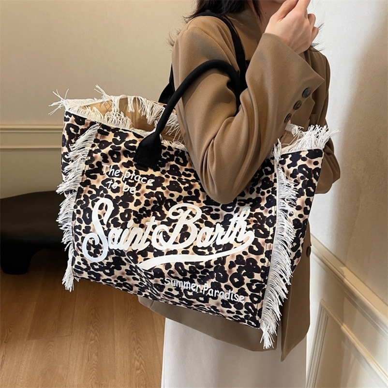 Autumn And Winter Fashion Personalized Print Tote Bags Retro Large Capacity Shopper Canvas Handbag Women Trendy 251104