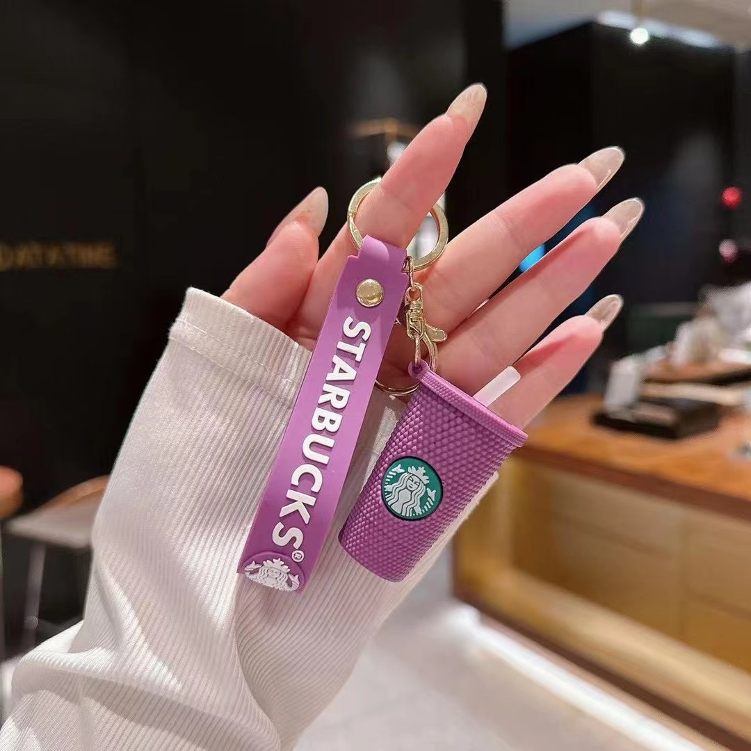 Free shipping designer keychains Key Keychain Car Keychain Ring Couple Bag Pendant Wholesale Keychain