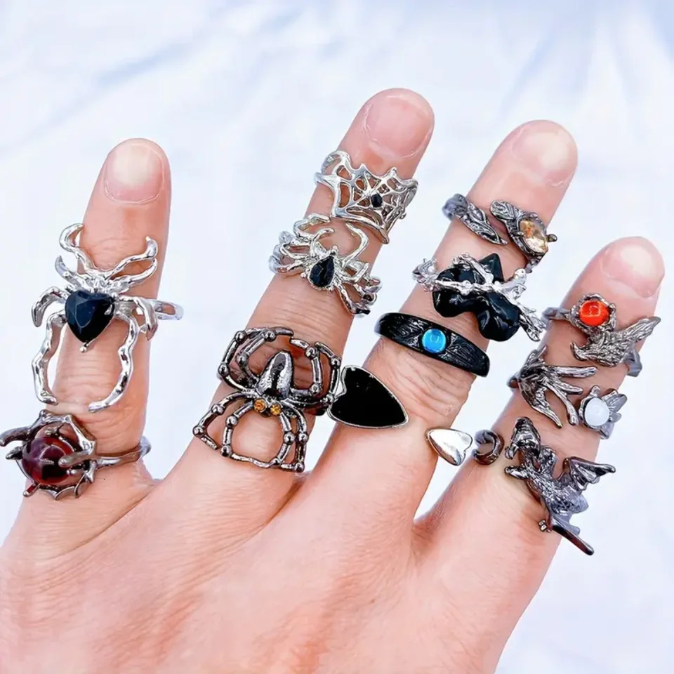 1020Pieces Retro Gothic Spider Butterfly Halloween Ring Set For Women Men Mix Style Vintage Jewelry Party Gifts 251031
