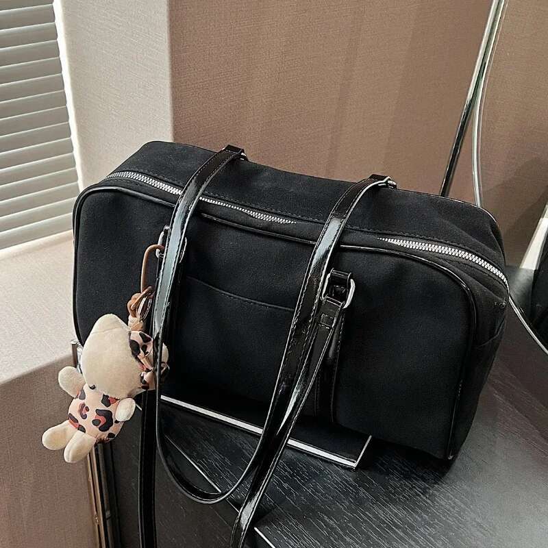 Casual Large Capaci Suede Women 2025 New Autumn Winter Retro Brown Commuter Shoulder Pillow Bag Purses And Handbags