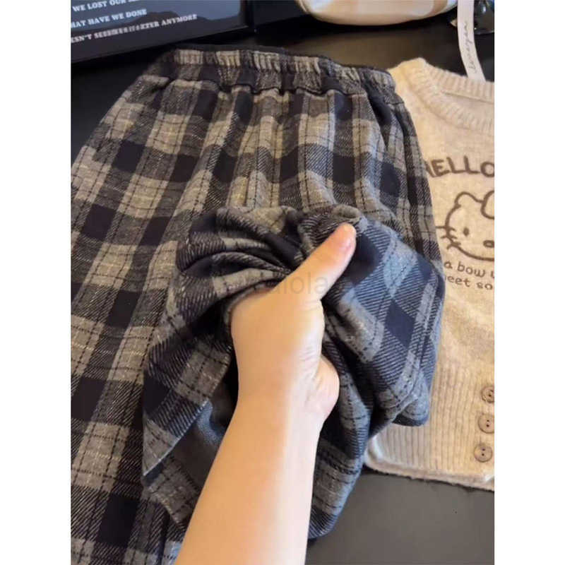 Sanrio Girls Sweater Autumn 2025 New Korean Style Hello Kitty Knitted Sweater Autumn Childrens Knitwear Coat Top H251105