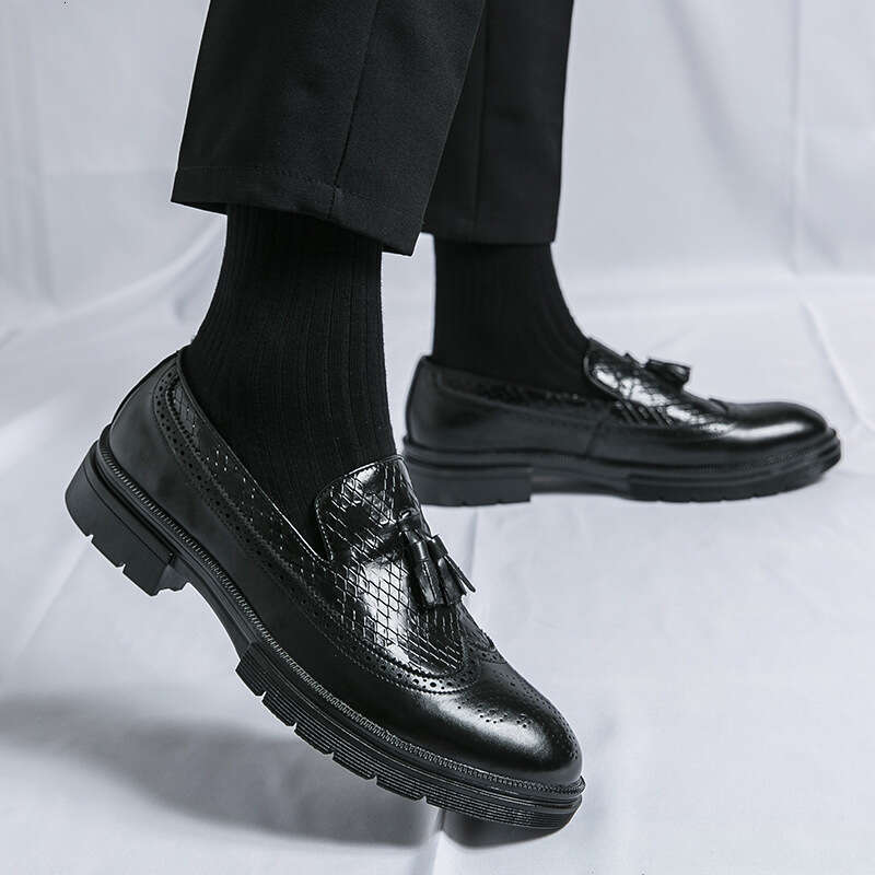 Oversized youth hoodie block formal shoes, British style men's tassels, one foot lazy leather shoes