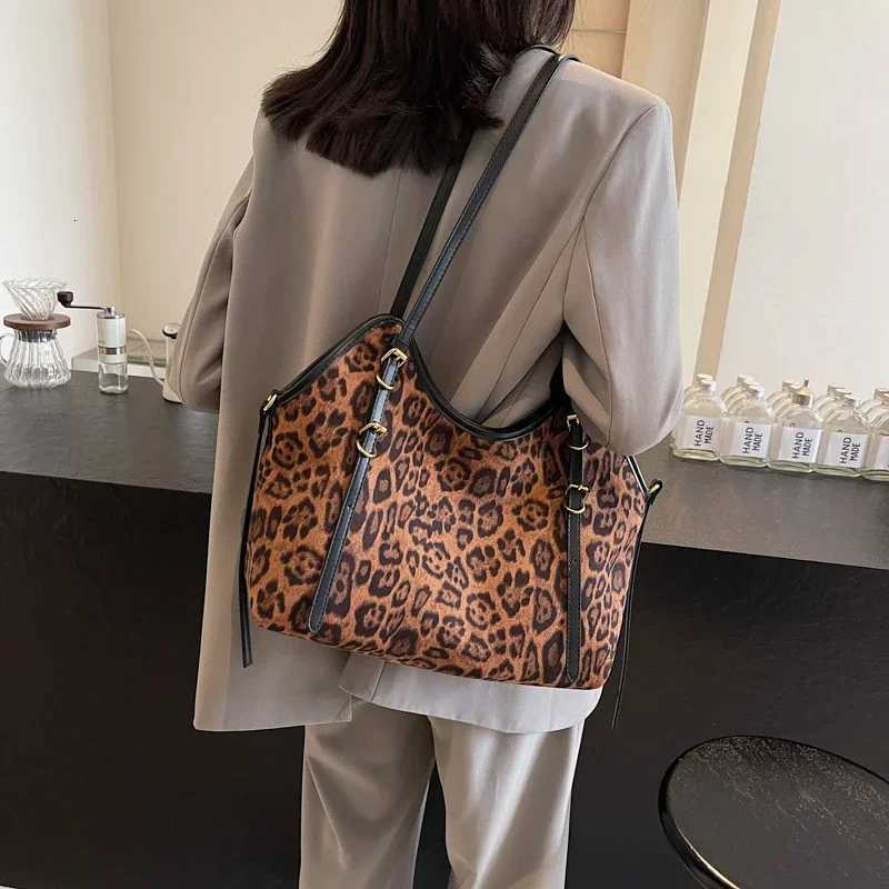 Big Leopard PU Tote Bags Lady Casual Retro Shoulder Bag for Women Autumn Winter New Korean Fashion Vintage Handbags and Purses Z251104