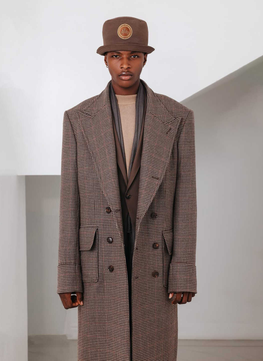 Modern Houndstooth Double Breasted Men Long Coat Peaked Lapel Jacket Blazer Winter Business Customized One Piece