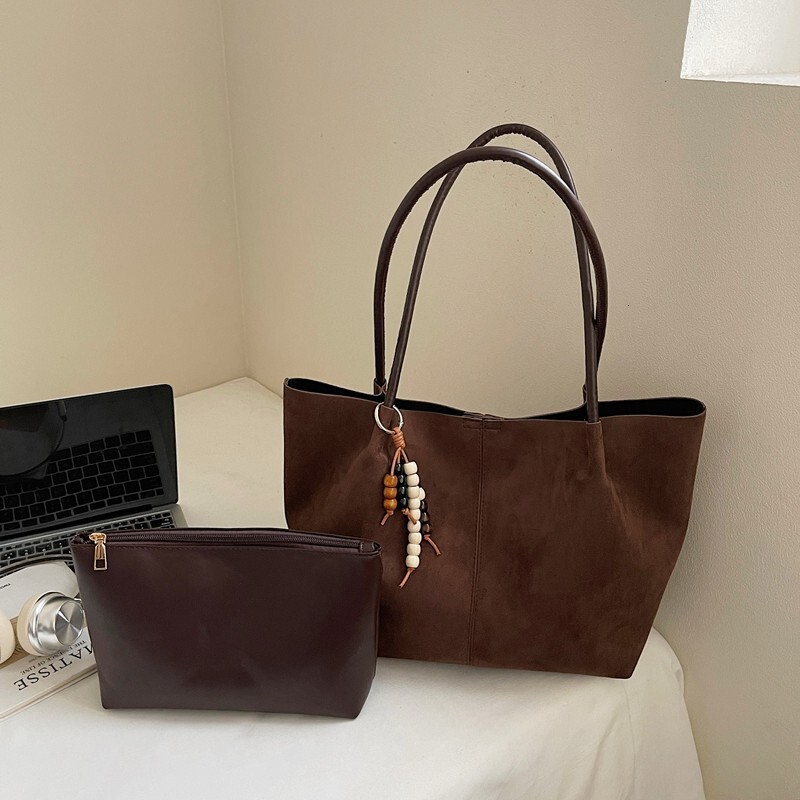 Hot-Selling Retro Melad Large Capacity for Women 2025 New Versatile Commuter Shoulder Handheld Tote Bag