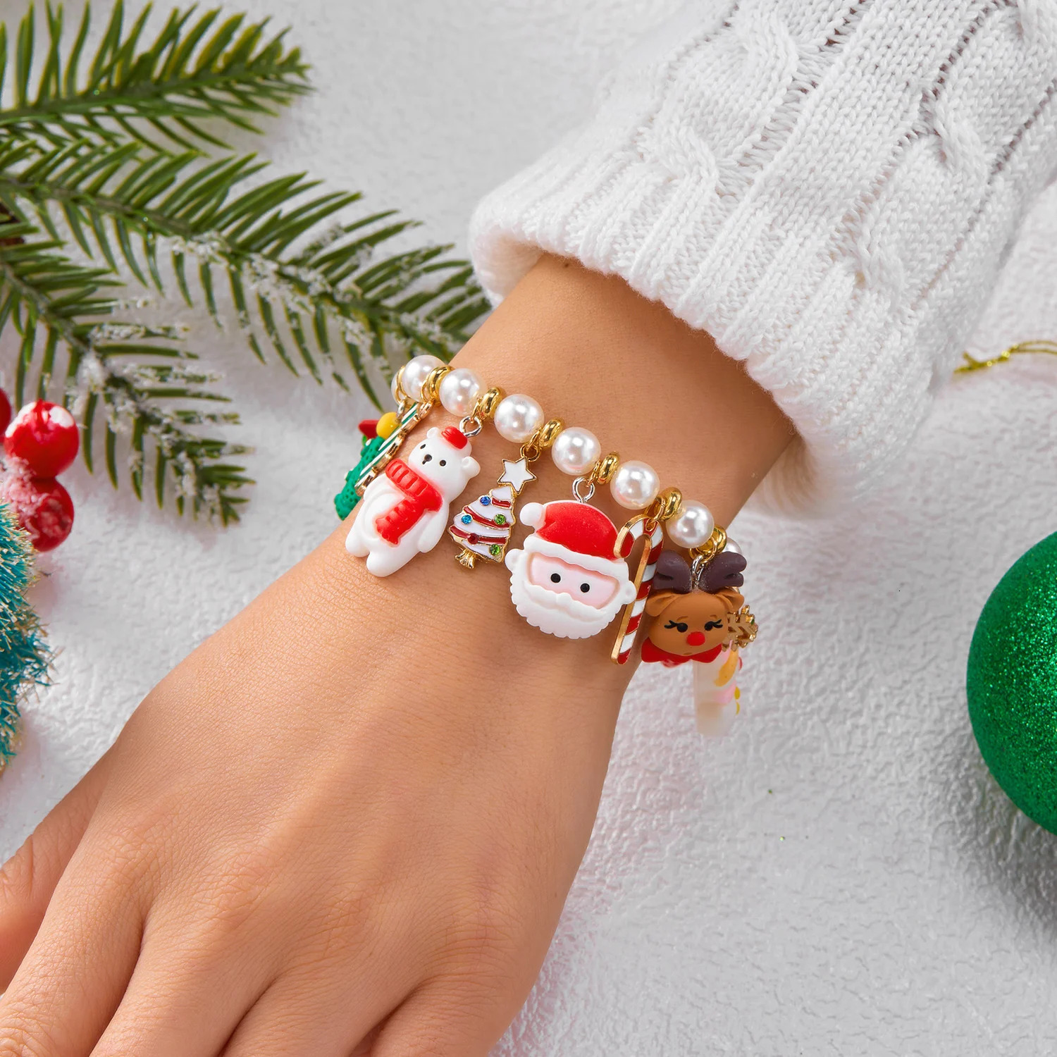 Christmas Resin Santa Claus Gingerbread Snowman Bracelet for Women Deer Star Xmas Tree Pearl Bangle Girl Party Jewelry 251104