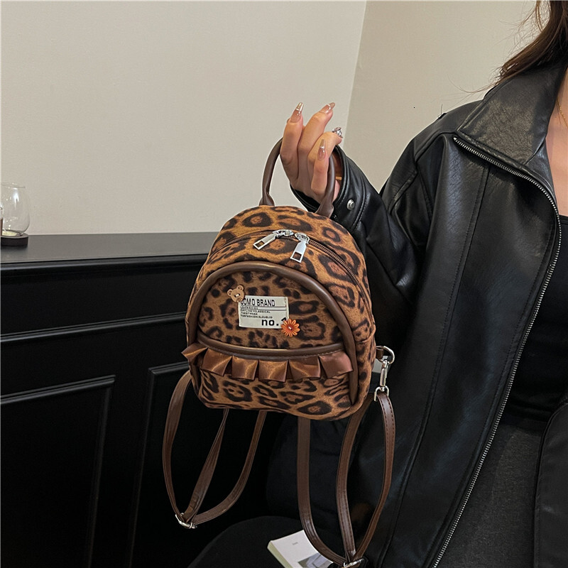 Leopard print women's backpack, versatile for autumn and winter, mini backpack, mini backpack